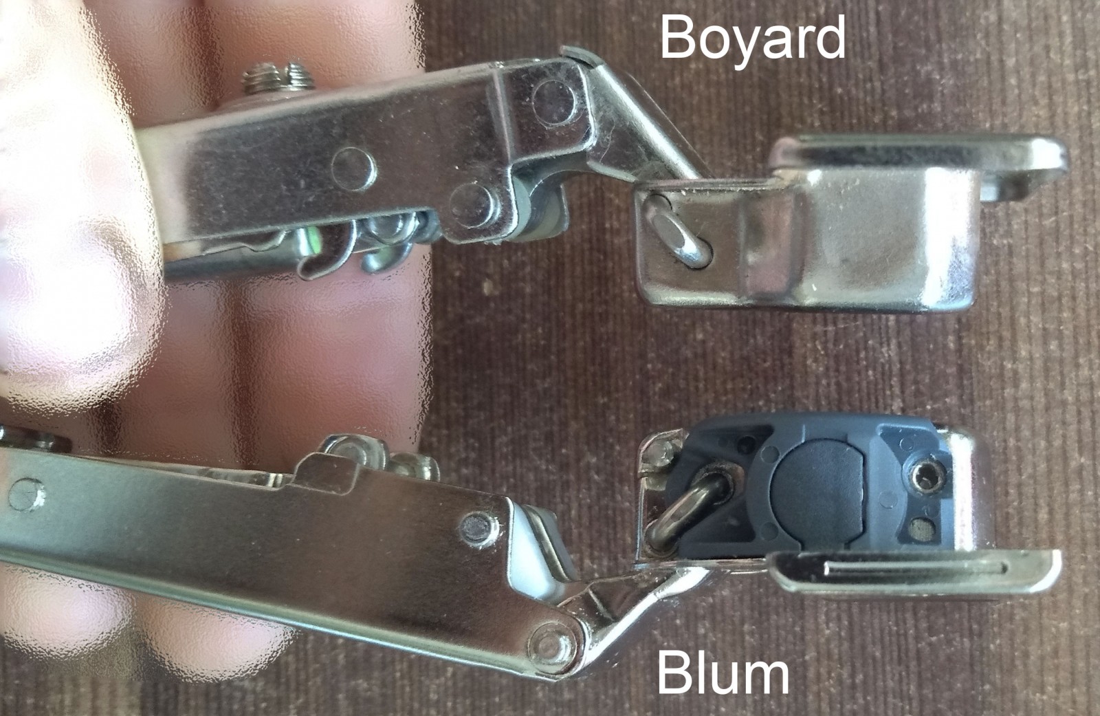Сравнение Блюм с доводчиком и других мебельных петель на примере Boyard  (Боярд), Blum, Hettich, GTV, FGV,